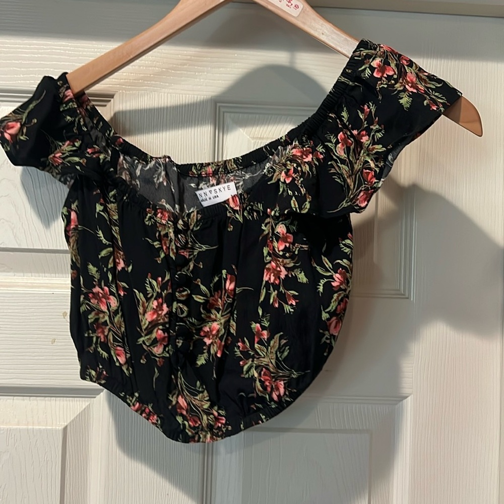 Flynn Skye crop top .